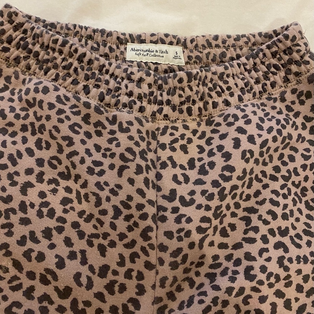 Soft Abercrombie & Fitch sweatpants - Size S -Excellent condition